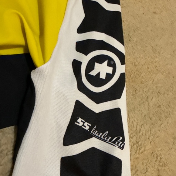 Assos women’s (I think) large bike jersey - Picture 9 of 10